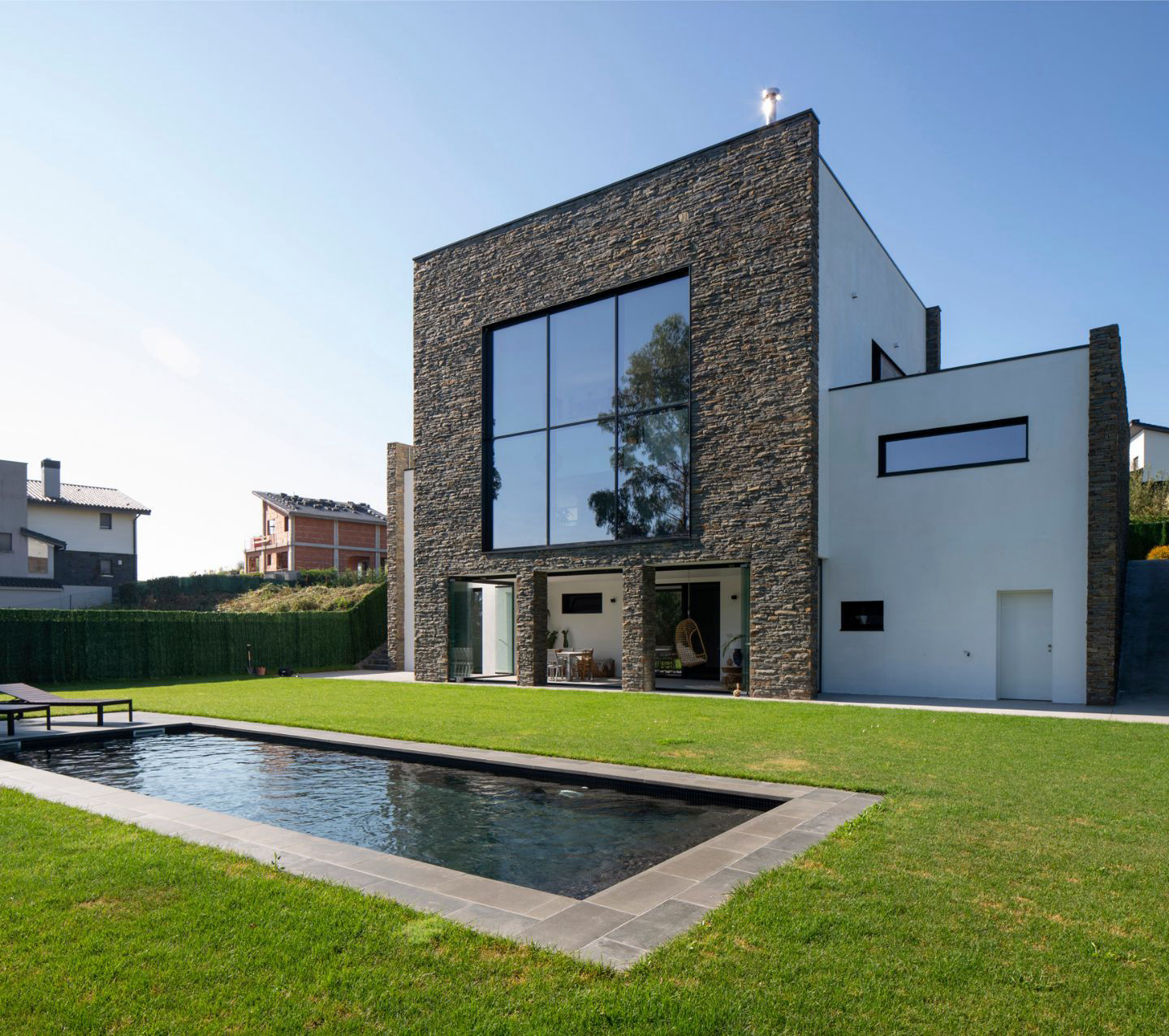 Casa moderna con piscina y vistas al bosque - 4