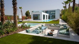 Villa de diseño con piscina en Avinyonet del Penedès en Avinyonet del Penedès, espacio para eventos por horas
