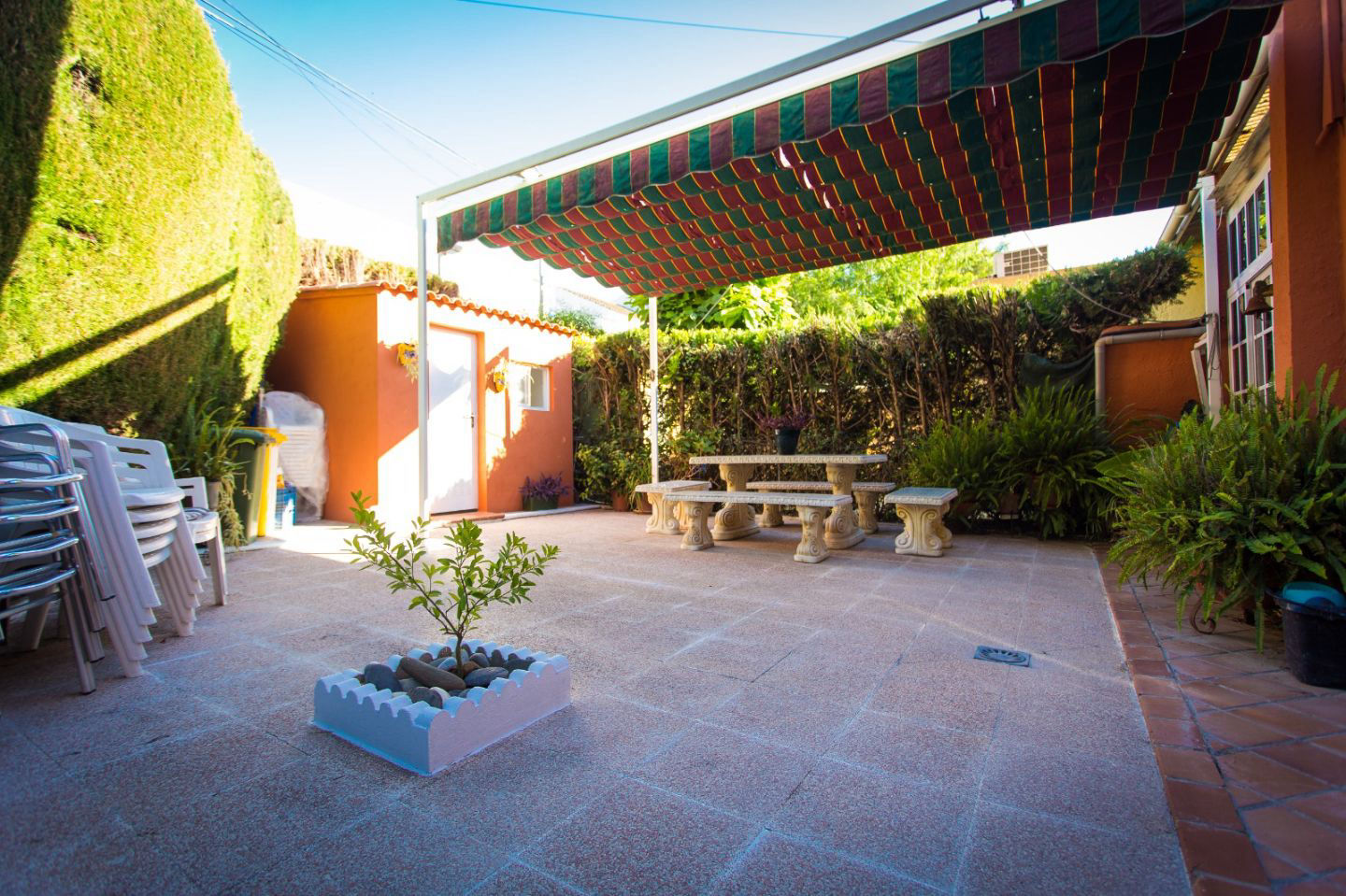 Piscina con jardín privado - 2