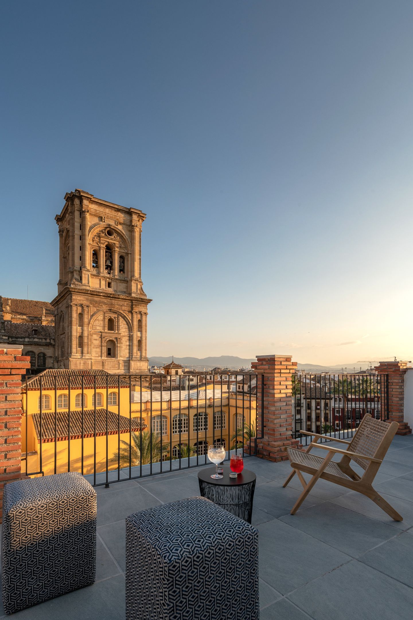 Terraza con vistas a la Catedral de Granada - 3
