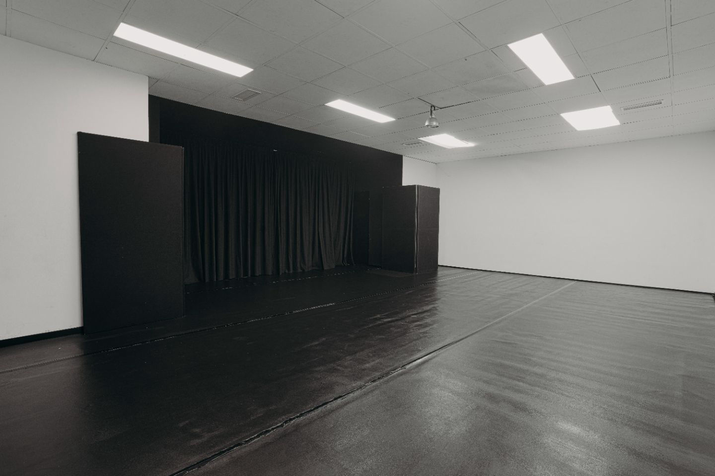 Sala Axion - 4