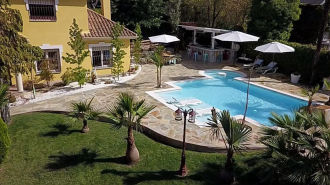  Paradiso Piscina Tiki Bar  in Villaviciosa de Odon, hourly event space