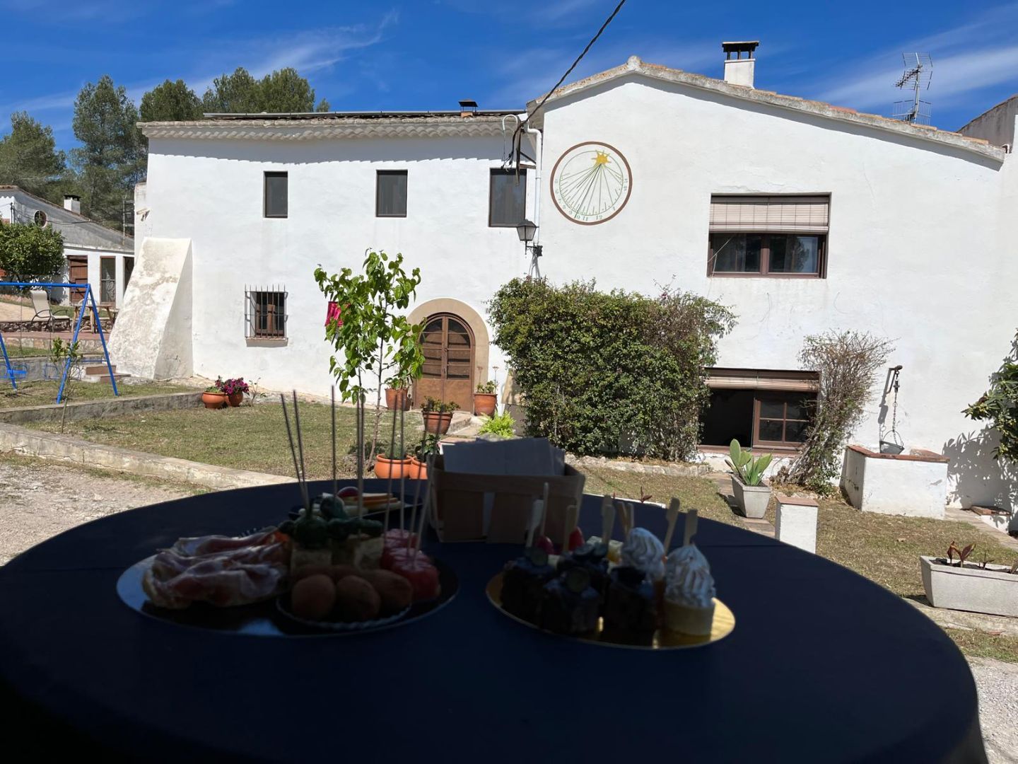 Masía con jardín de olivos en Sant Pere de Ribes - 2