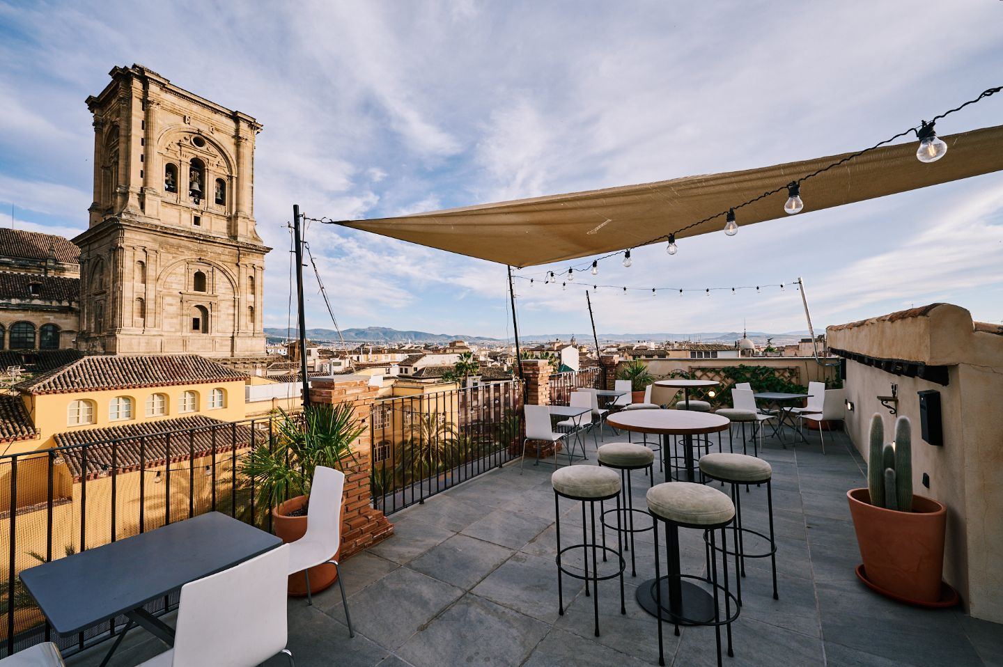 Terraza con vistas a la Catedral de Granada - 1