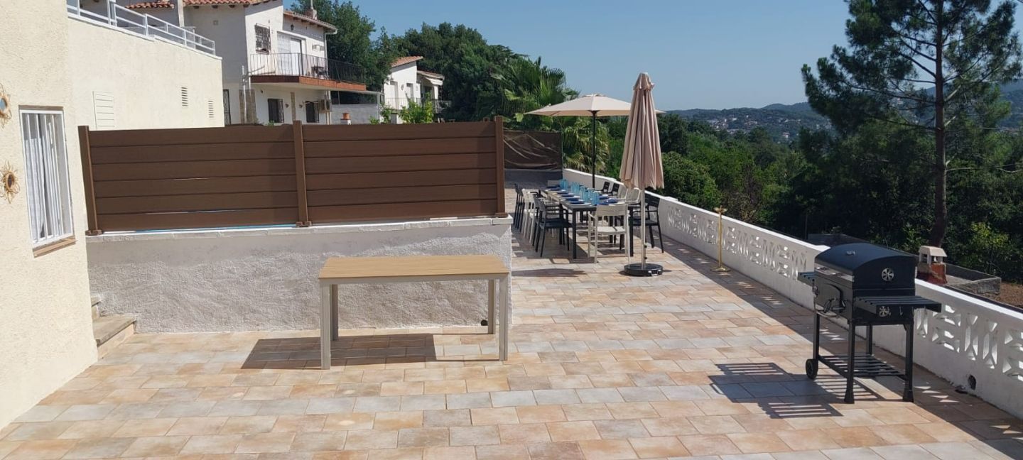 Chalet con dos piscinas y jardín en Lloret de Mar - 2