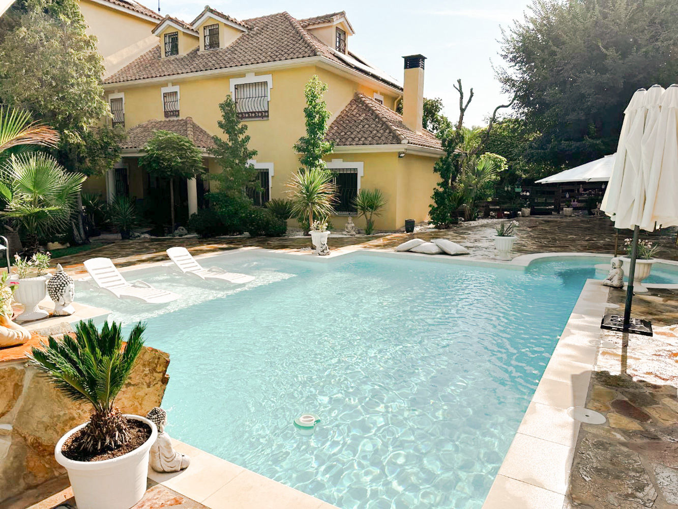  Paradiso Piscina Tiki Bar  en Villaviciosa de Odon: espacio para eventos, foto 4