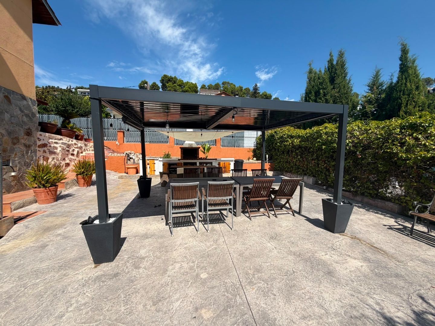 Jardín con piscina y barbacoa en Pallejà - 2