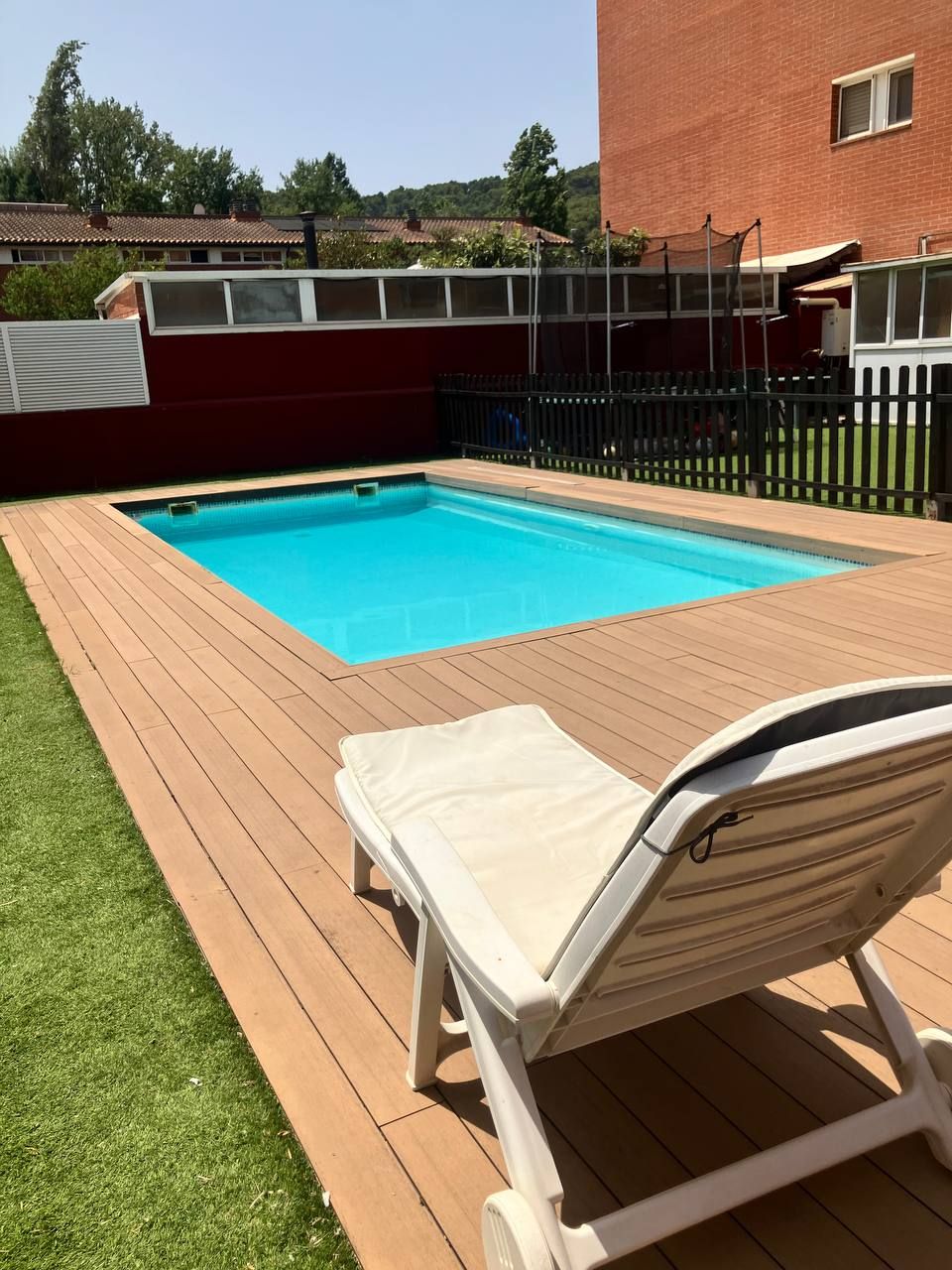Jardín privado con piscina en Cerdanyola del Vallès - 3