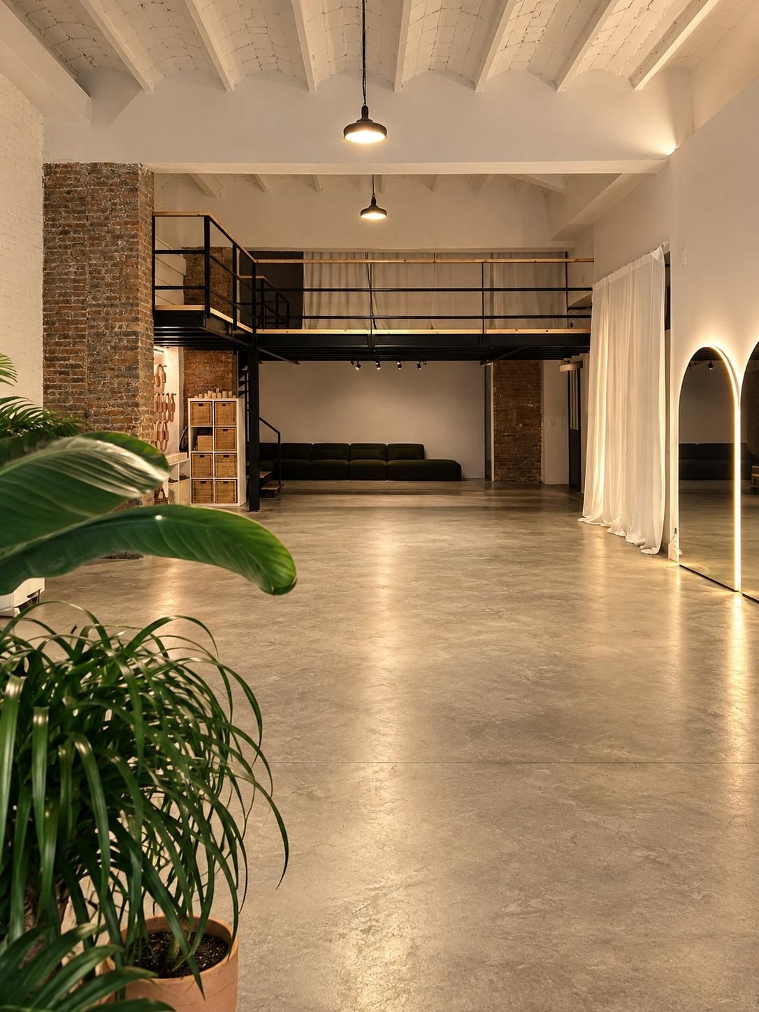 Loft industrial en Gràcia para talleres y eventos - 1