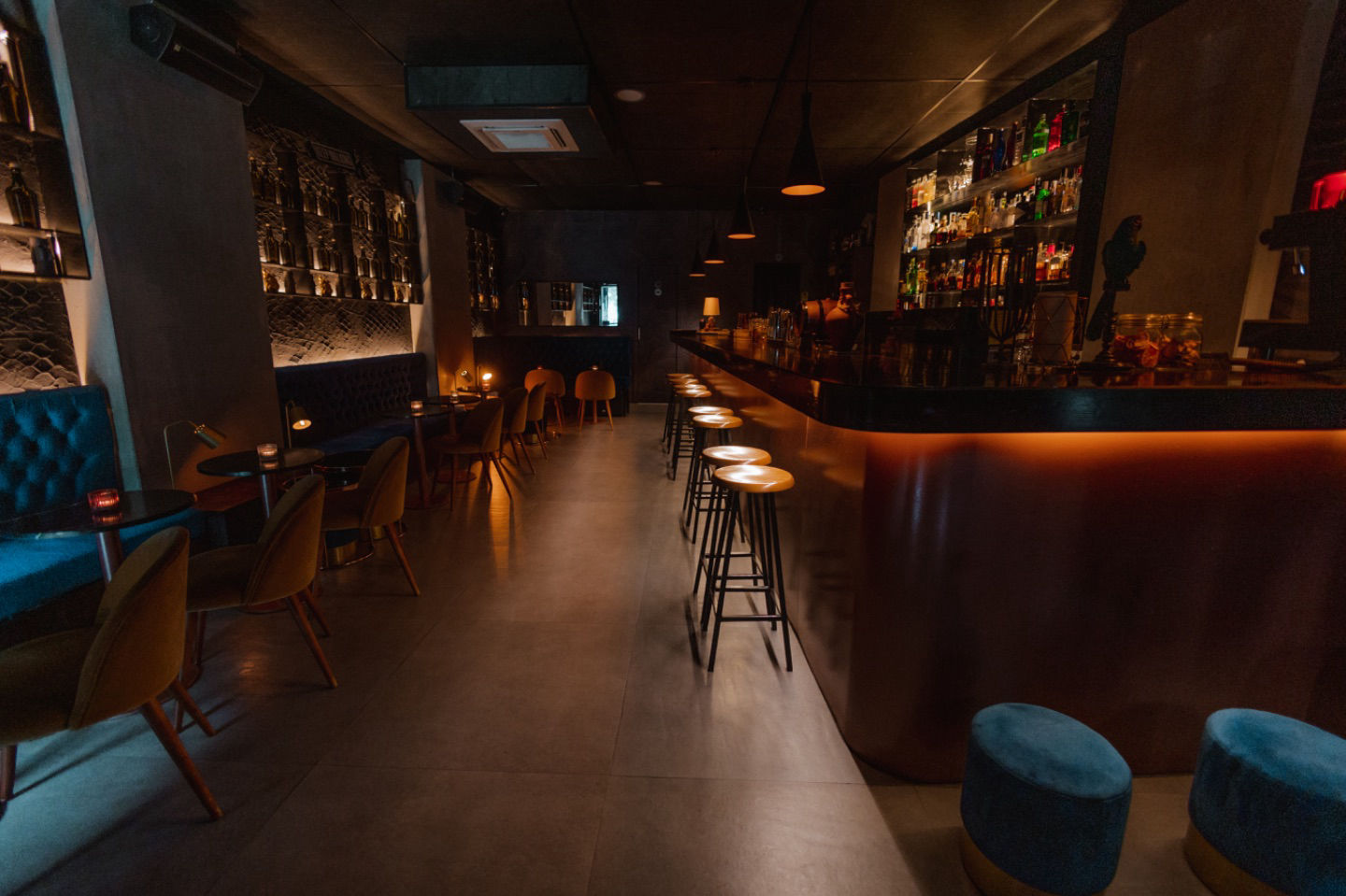 American Bar - 1