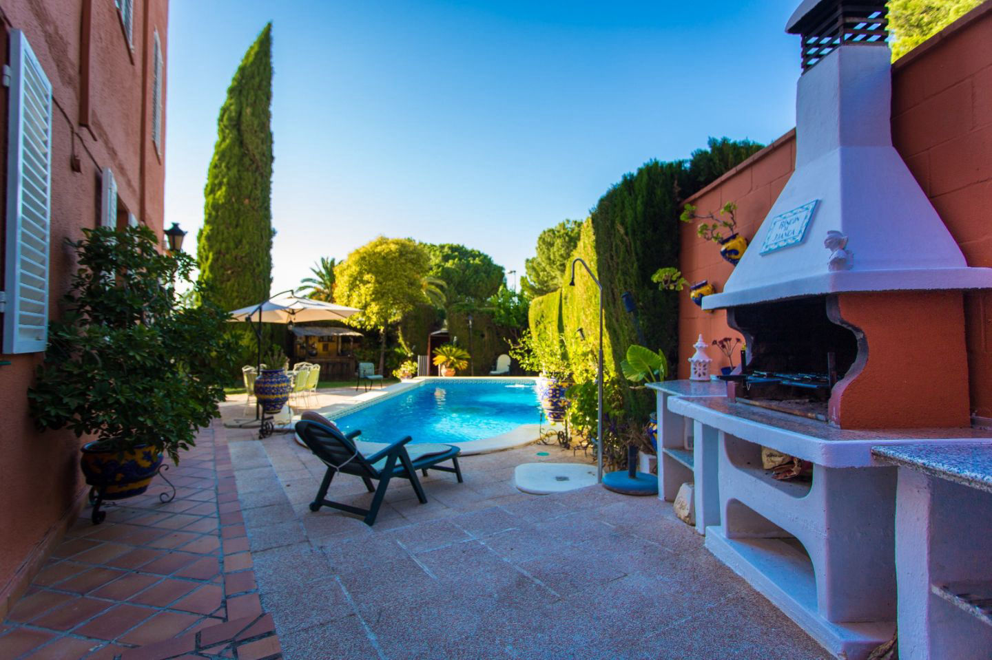 Piscina con jardín privado - 4