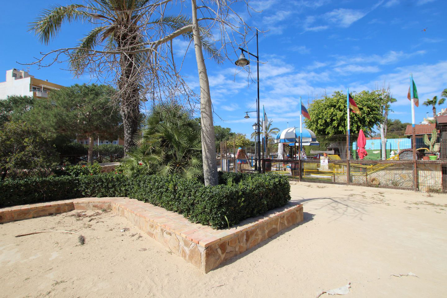 Pequeña terraza Altos del Limonar - 1