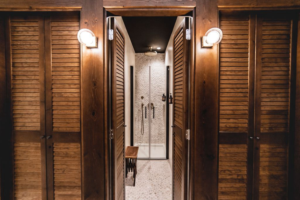 Flowing Room - 4