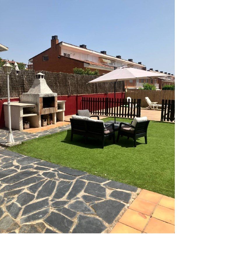 Jardín privado con piscina en Cerdanyola del Vallès - 4