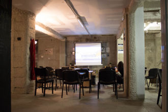 Sala de eventos de empresa en el centro en Barcelona, espacio para eventos por horas