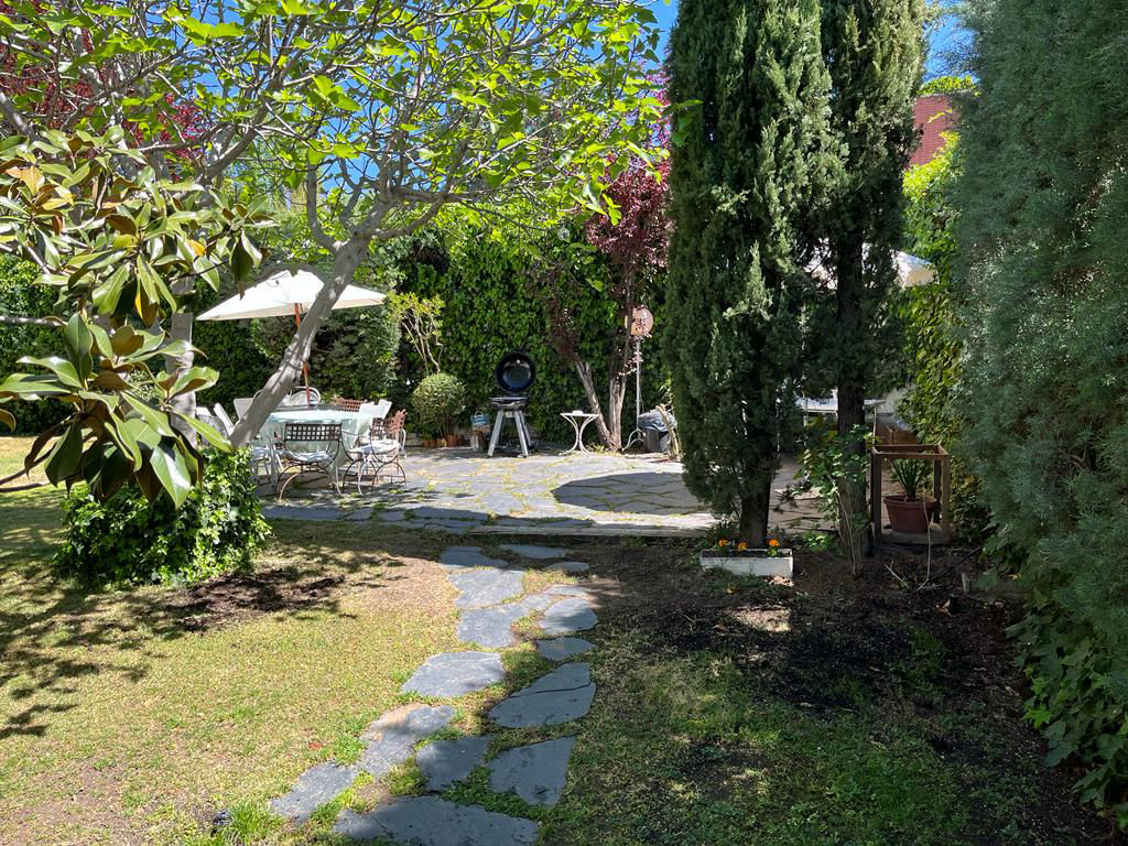 Acogedor Jardin en Aravaca - 1