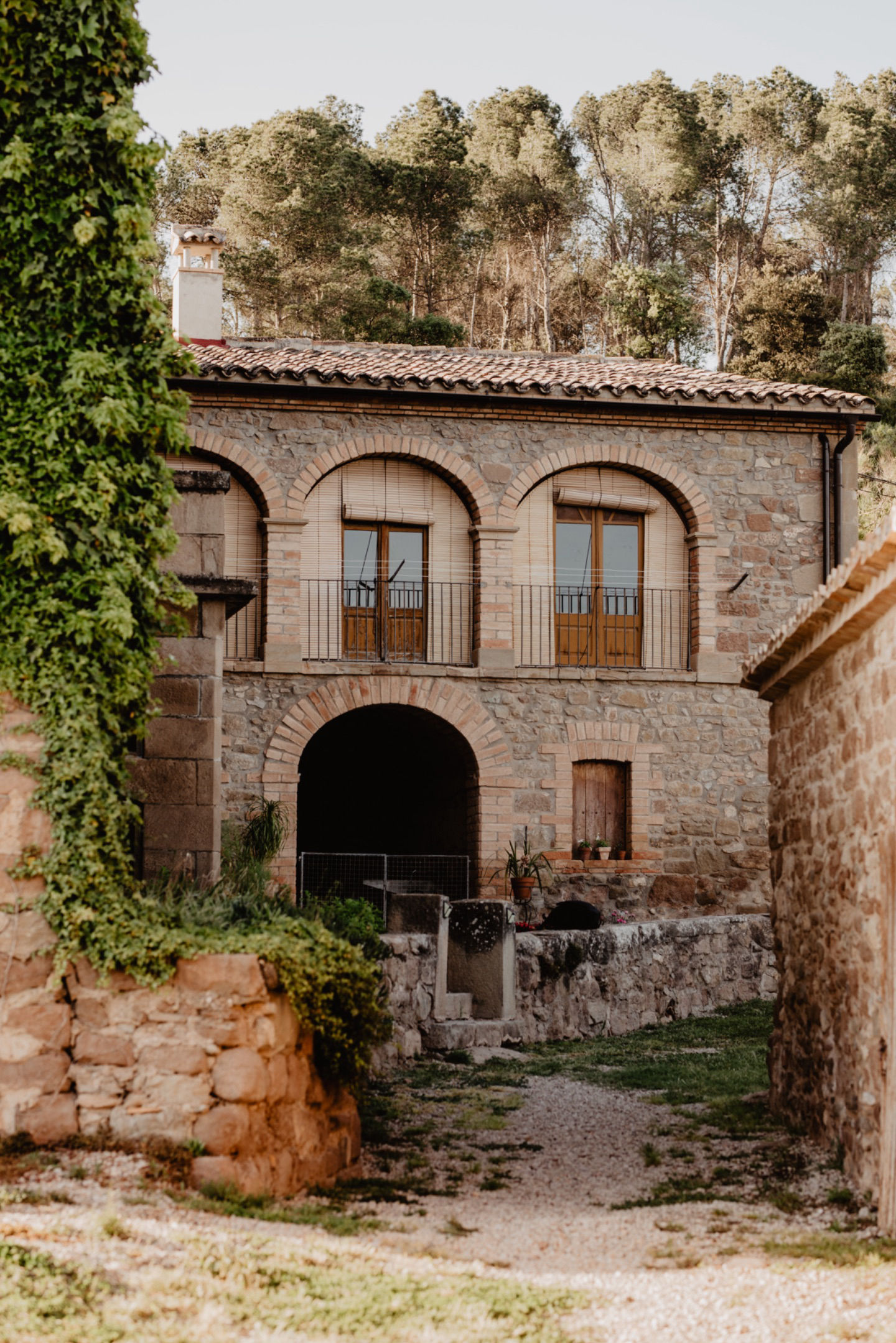 Masía del siglo XVI con piscina natural en Fonollosa en Fonollosa: espacio para eventos, foto 3