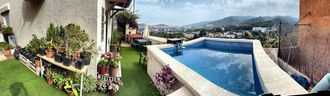 Casa con piscina y terrazas con vistas en Horta, Barcelona en Barcelona, espacio para eventos por horas