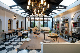 Patio Arenales in Caceres, hourly event space