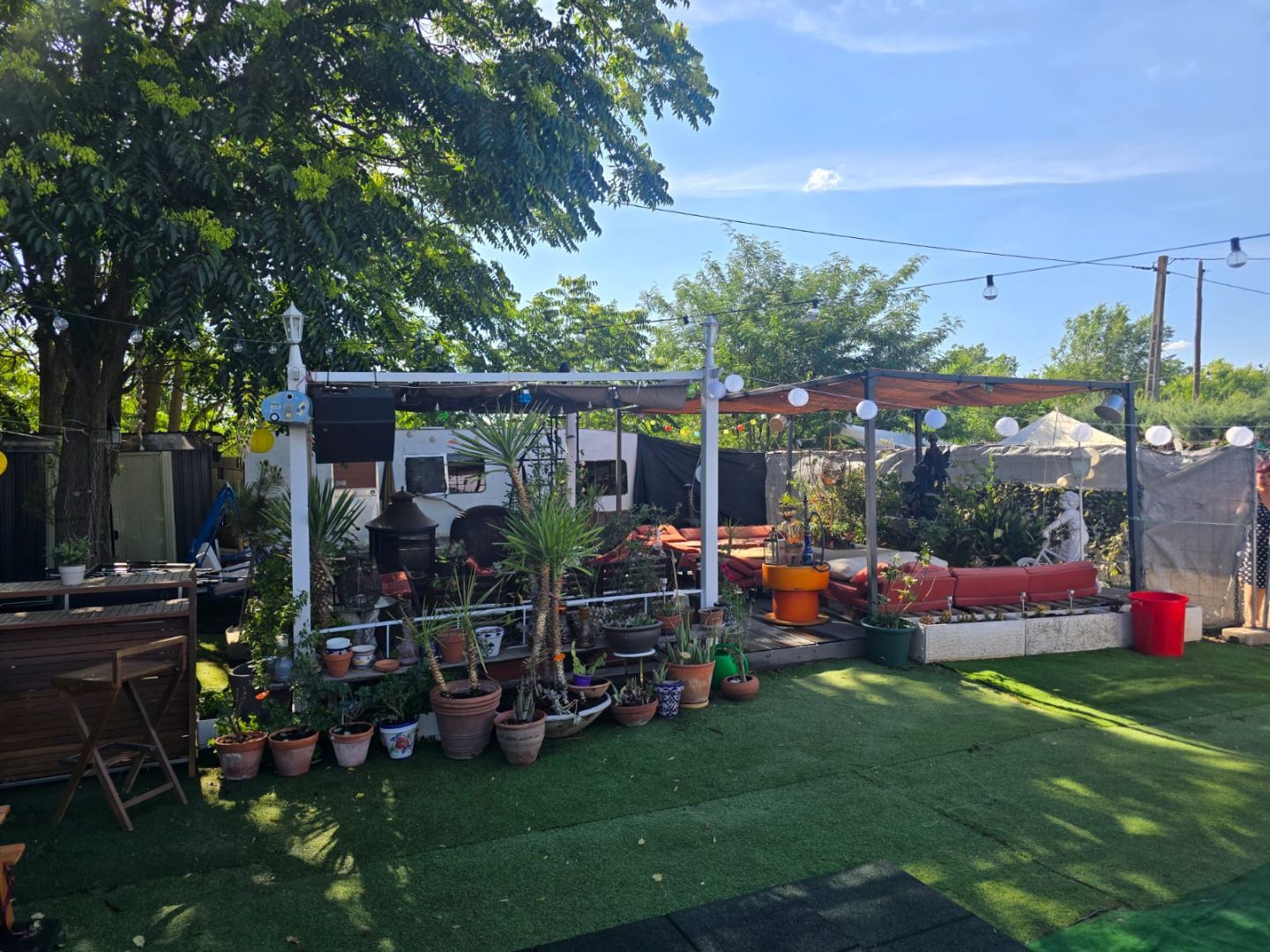 Jardín con carpa, piscina y jacuzzi en Talamanca de Jarama - 1